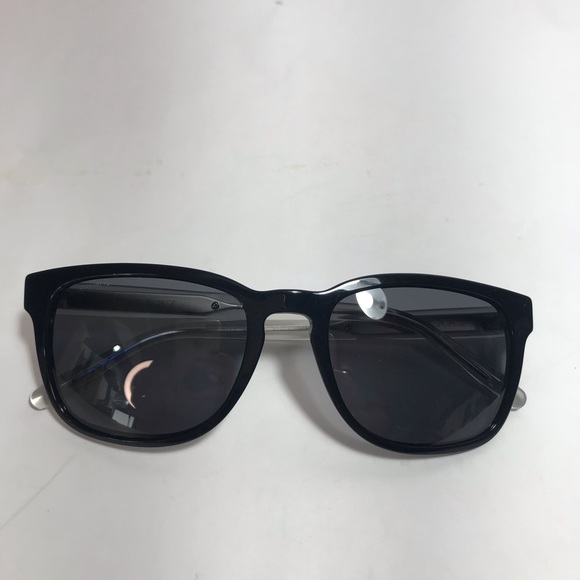 Burberry Black B 4222 Classic Polarized Sunglasses with Black Case - Picture 16 of 16